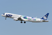 LOT Polish Airlines Embraer ERJ-195LR (ERJ-190-200LR) (SP-LNC) at  Warsaw - Frederic Chopin International, Poland