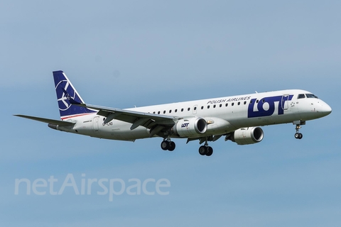 LOT Polish Airlines Embraer ERJ-195LR (ERJ-190-200LR) (SP-LND) at  Warsaw - Frederic Chopin International, Poland
