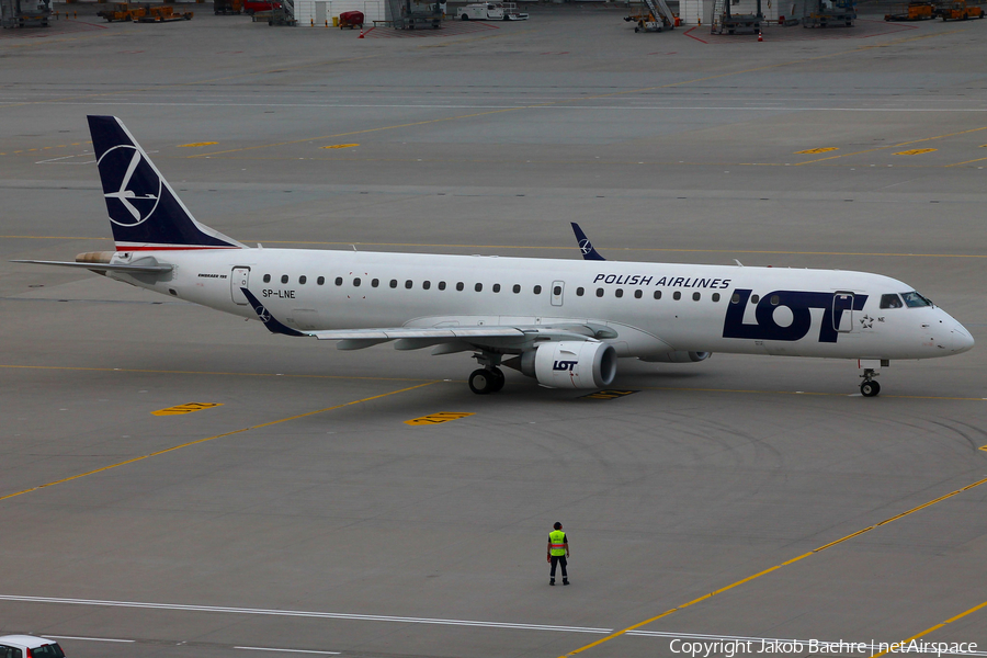 LOT Polish Airlines Embraer ERJ-195LR (ERJ-190-200LR) (SP-LNE) | Photo 176875