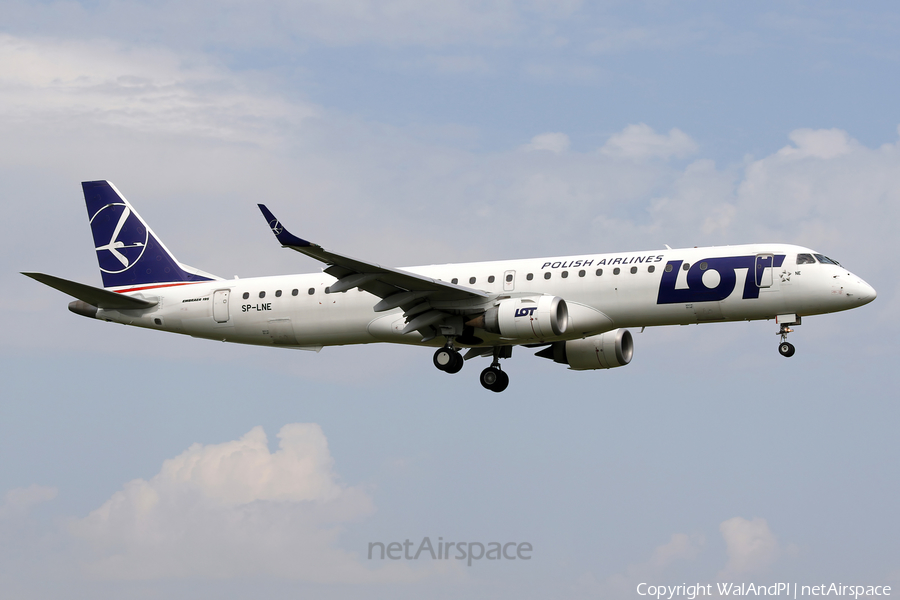 LOT Polish Airlines Embraer ERJ-195LR (ERJ-190-200LR) (SP-LNE) | Photo 523719