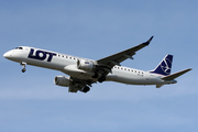 LOT Polish Airlines Embraer ERJ-195LR (ERJ-190-200LR) (SP-LNF) at  Warsaw - Frederic Chopin International, Poland