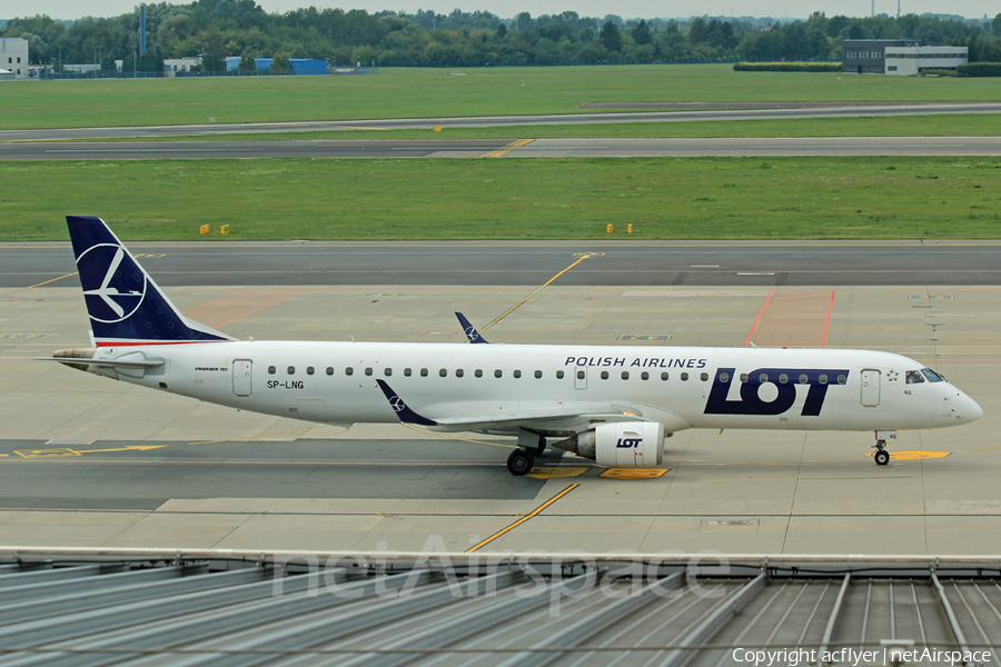 LOT Polish Airlines Embraer ERJ-195LR (ERJ-190-200LR) (SP-LNG) | Photo 526812