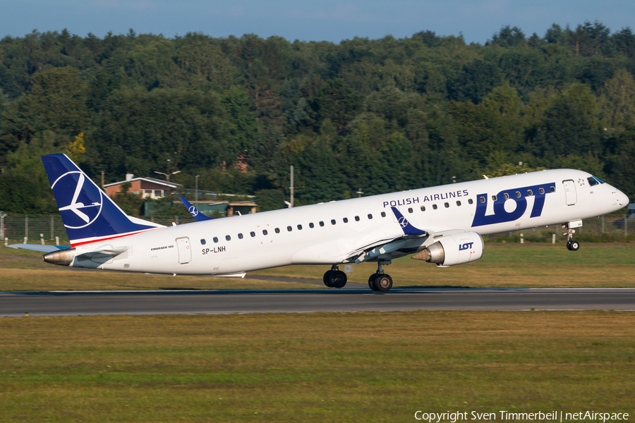 LOT Polish Airlines Embraer ERJ-195LR (ERJ-190-200LR) (SP-LNH) | Photo 254866