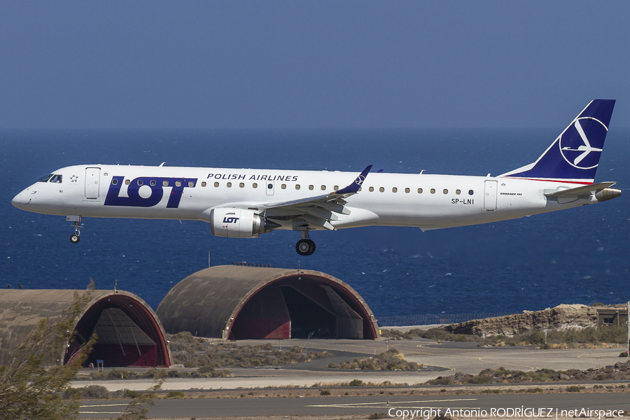 LOT Polish Airlines Embraer ERJ-195LR (ERJ-190-200LR) (SP-LNI) | Photo 260332
