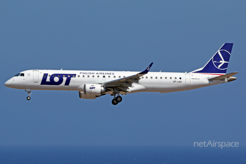 LOT Polish Airlines Embraer ERJ-195LR (ERJ-190-200LR) (SP-LNI) at  Gran Canaria, Spain