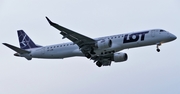 LOT Polish Airlines Embraer ERJ-195LR (ERJ-190-200LR) (SP-LNK) at  Warsaw - Frederic Chopin International, Poland