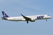 LOT Polish Airlines Embraer ERJ-195LR (ERJ-190-200LR) (SP-LNK) at  Warsaw - Frederic Chopin International, Poland