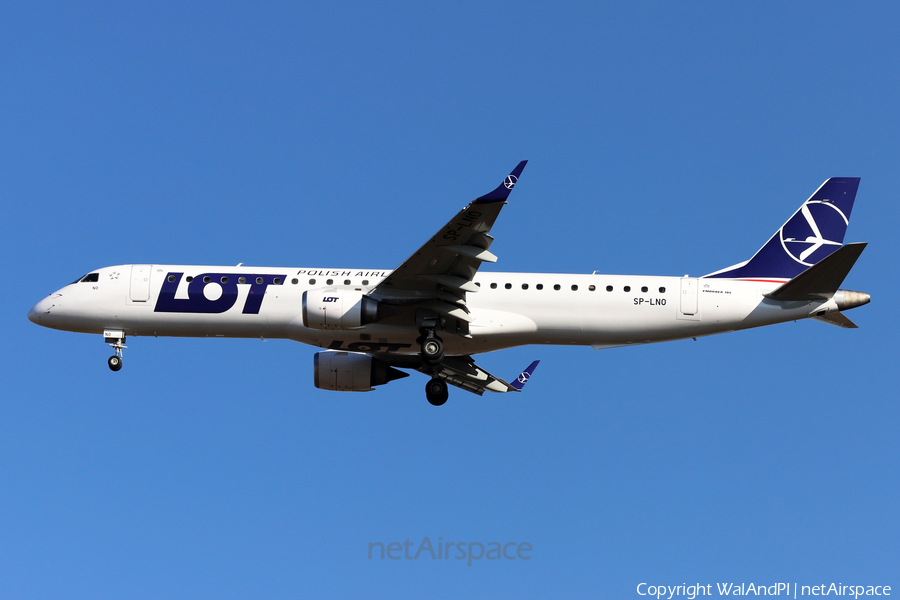 LOT Polish Airlines Embraer ERJ-195LR (ERJ-190-200LR) (SP-LNO) | Photo 494613