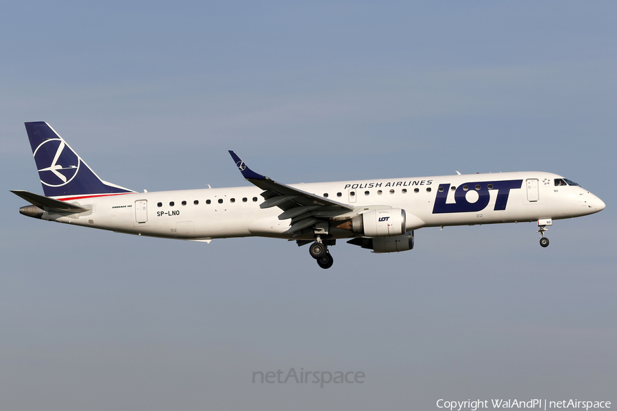 LOT Polish Airlines Embraer ERJ-195LR (ERJ-190-200LR) (SP-LNO) | Photo 537162