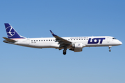 LOT Polish Airlines Embraer ERJ-195LR (ERJ-190-200LR) (SP-LNP) at  Warsaw - Frederic Chopin International, Poland