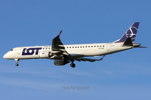 LOT Polish Airlines Embraer ERJ-195LR (ERJ-190-200LR) (SP-LNP) at  Warsaw - Frederic Chopin International, Poland