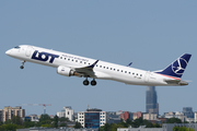 LOT Polish Airlines Embraer ERJ-195LR (ERJ-190-200LR) (SP-LNP) at  Warsaw - Frederic Chopin International, Poland