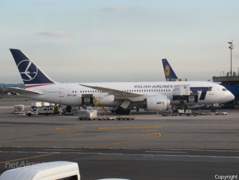 LOT Polish Airlines Boeing 787-8 Dreamliner (SP-LRA) | Photo 528535