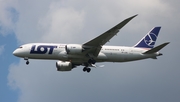 LOT Polish Airlines Boeing 787-8 Dreamliner (SP-LRA) at  Chicago - O'Hare International, United States