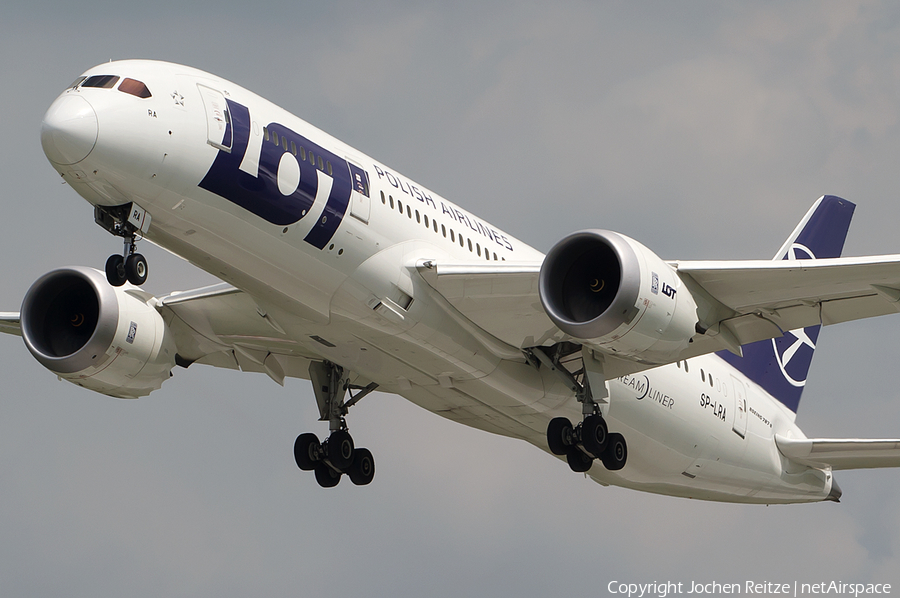 LOT Polish Airlines Boeing 787-8 Dreamliner (SP-LRA) | Photo 29503