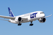LOT Polish Airlines Boeing 787-8 Dreamliner (SP-LRA) at  Warsaw - Frederic Chopin International, Poland