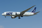 LOT Polish Airlines Boeing 787-8 Dreamliner (SP-LRF) at  Barcelona - El Prat, Spain