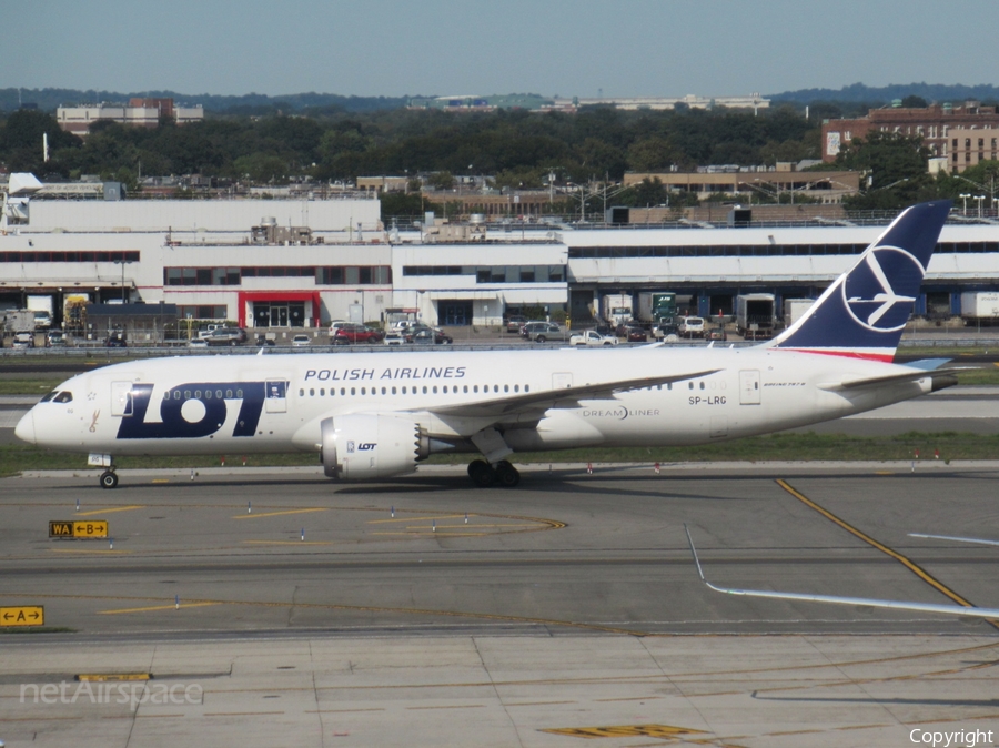 LOT Polish Airlines Boeing 787-8 Dreamliner (SP-LRG) | Photo 527645