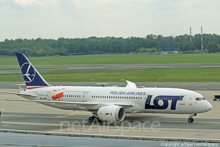 LOT Polish Airlines Boeing 787-8 Dreamliner (SP-LRH) | Photo 526814