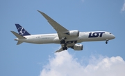 LOT Polish Airlines Boeing 787-9 Dreamliner (SP-LSB) at  Chicago - O'Hare International, United States