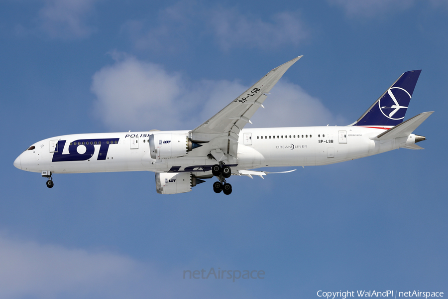 LOT Polish Airlines Boeing 787-9 Dreamliner (SP-LSB) | Photo 502149