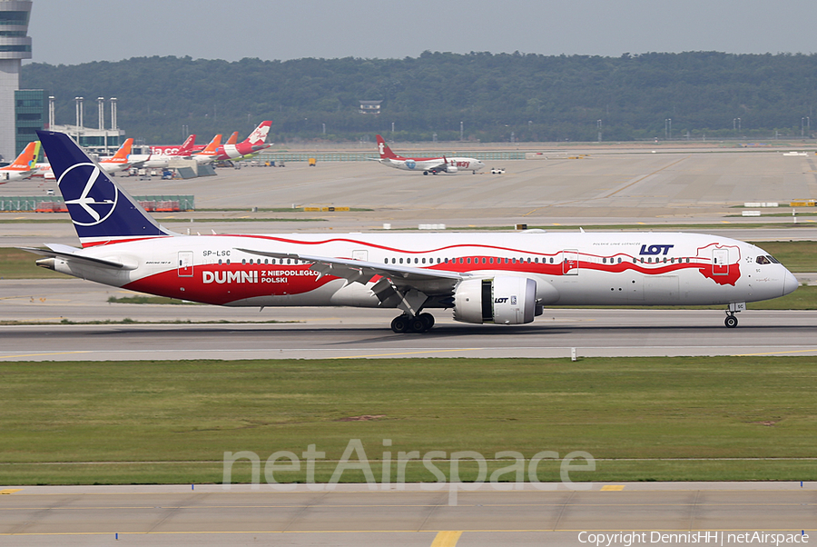 LOT Polish Airlines Boeing 787-9 Dreamliner (SP-LSC) | Photo 330986