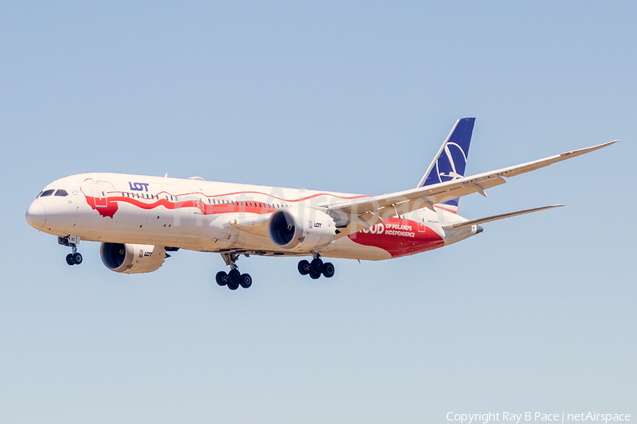 LOT Polish Airlines Boeing 787-9 Dreamliner (SP-LSC) | Photo 618713