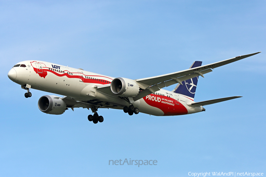 LOT Polish Airlines Boeing 787-9 Dreamliner (SP-LSC) | Photo 466974
