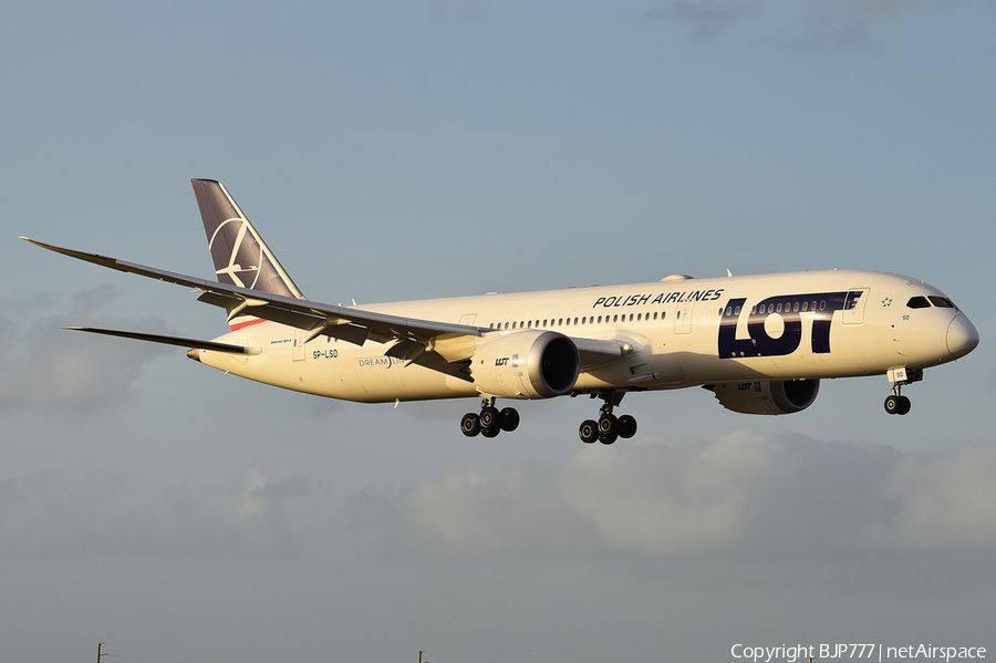 LOT Polish Airlines Boeing 787-9 Dreamliner (SP-LSD) | Photo 368507