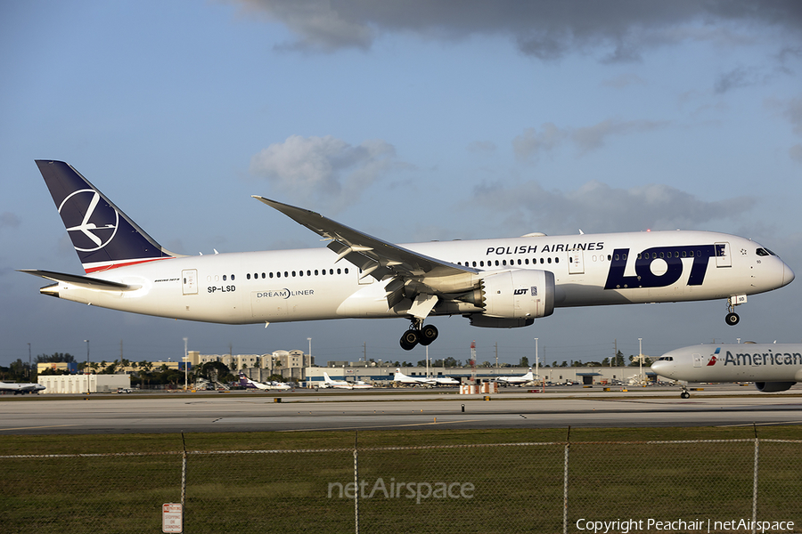 LOT Polish Airlines Boeing 787-9 Dreamliner (SP-LSD) | Photo 377722