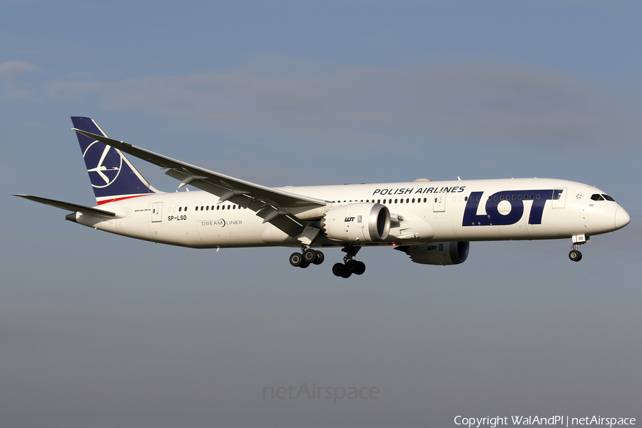 LOT Polish Airlines Boeing 787-9 Dreamliner (SP-LSD) | Photo 537165