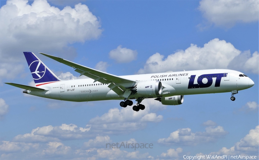 LOT Polish Airlines Boeing 787-9 Dreamliner (SP-LSF) | Photo 448187