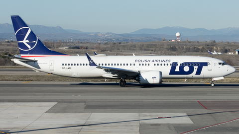 LOT Polish Airlines Boeing 737-8 MAX (SP-LVB) at  Madrid - Barajas, Spain