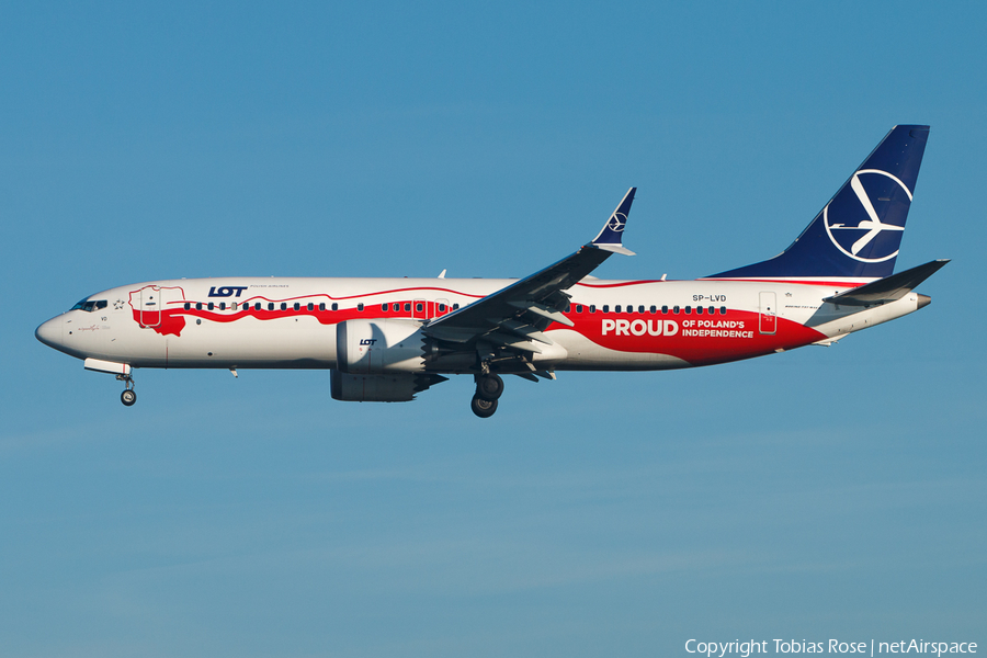 LOT Polish Airlines Boeing 737-8 MAX (SP-LVD) | Photo 300751