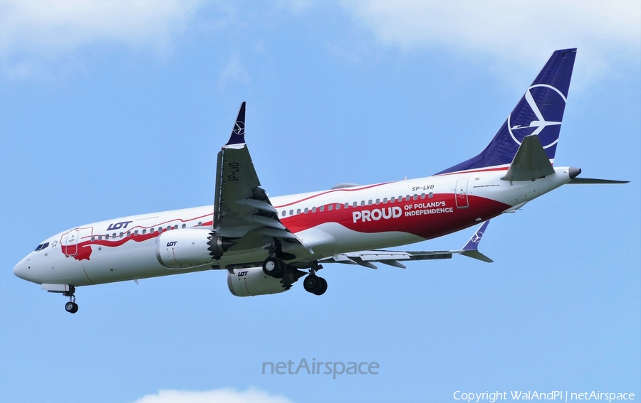 LOT Polish Airlines Boeing 737-8 MAX (SP-LVD) | Photo 450859