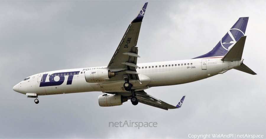 LOT Polish Airlines Boeing 737-89P (SP-LWA) | Photo 444536