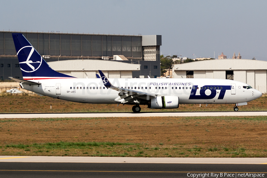 LOT Polish Airlines Boeing 737-89P (SP-LWC) | Photo 393050