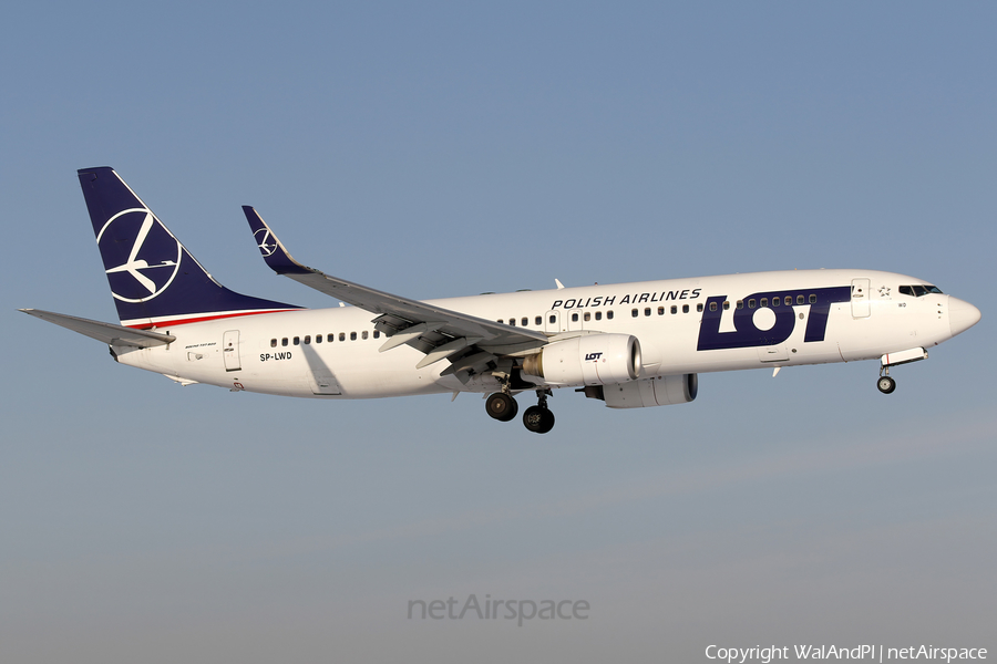LOT Polish Airlines Boeing 737-89P (SP-LWD) | Photo 540615