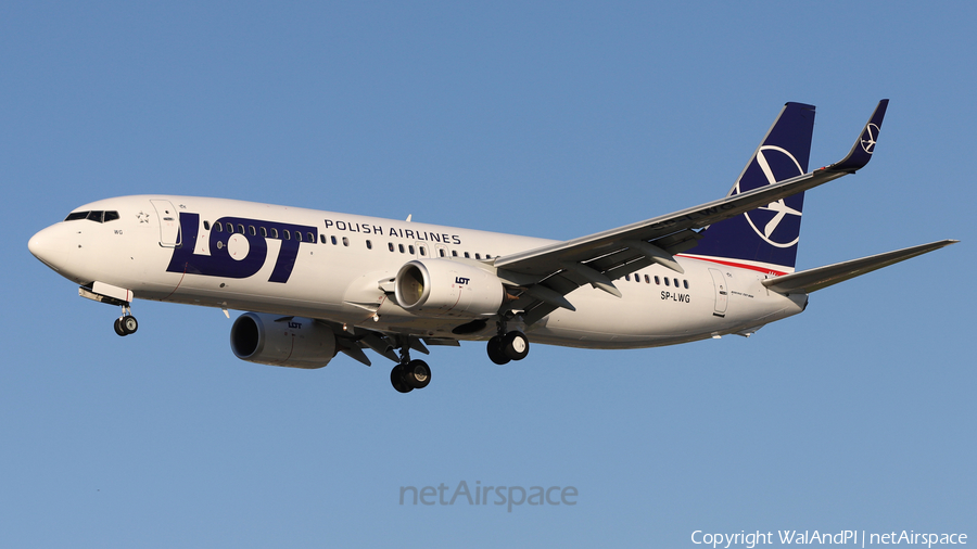 LOT Polish Airlines Boeing 737-86N (SP-LWG) | Photo 454536