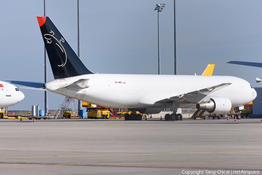 Sky Taxi Boeing 767-281(BDSF) (SP-MRF) | Photo 543973