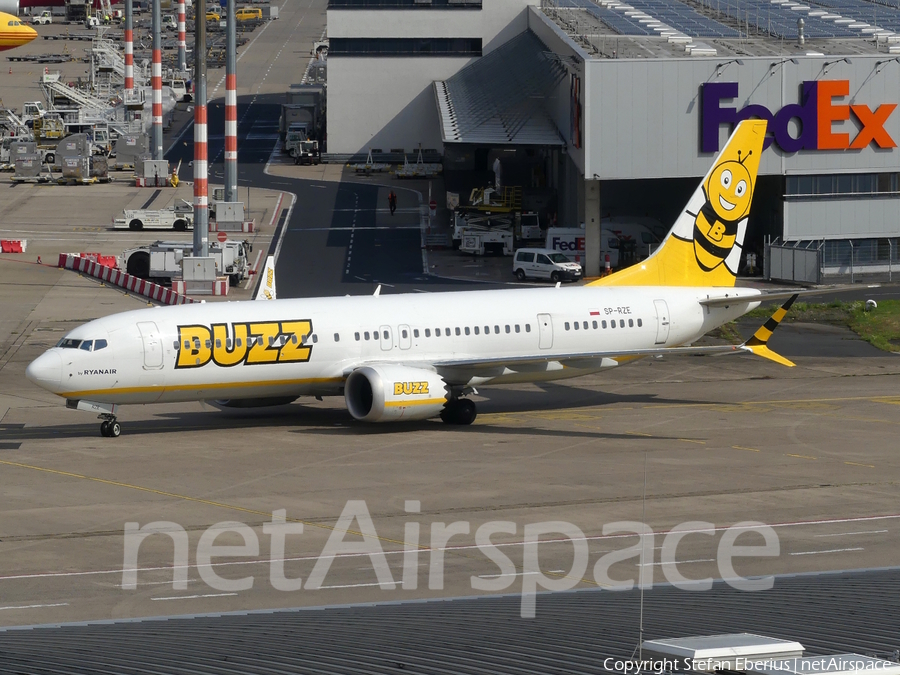 Buzz Boeing 737-8-200 (SP-RZE) | Photo 582313