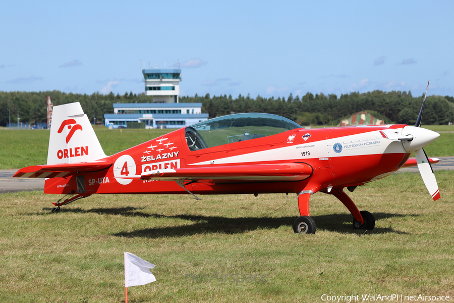 Zelazny Aerobatic Team Extra EA-330LX (SP-UTA) | Photo 469861