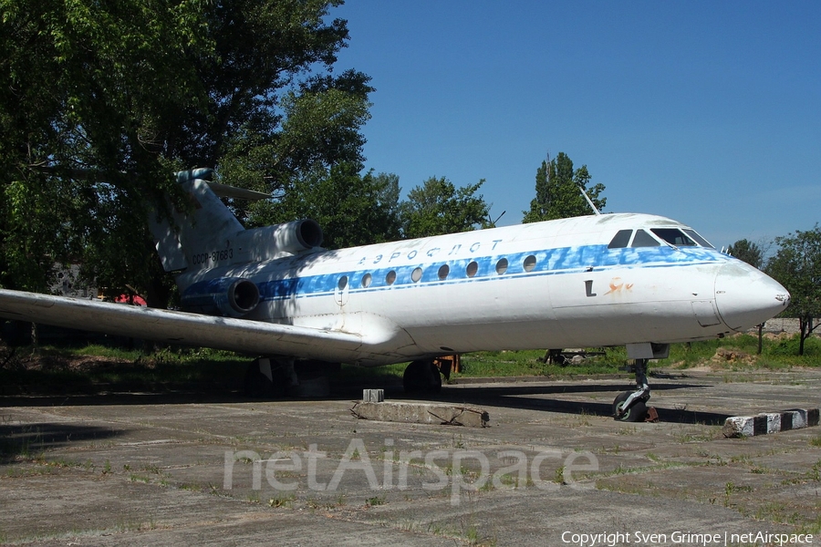 Aeroflot - Soviet Airlines Yakovlev Yak-40 (SSSR-87683) | Photo 246655