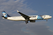 EgyptAir Airbus A330-343X (SU-GDS) at  London - Heathrow, United Kingdom