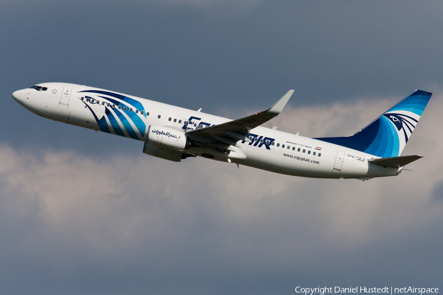 EgyptAir Boeing 737-866 (SU-GEJ) | Photo 453293
