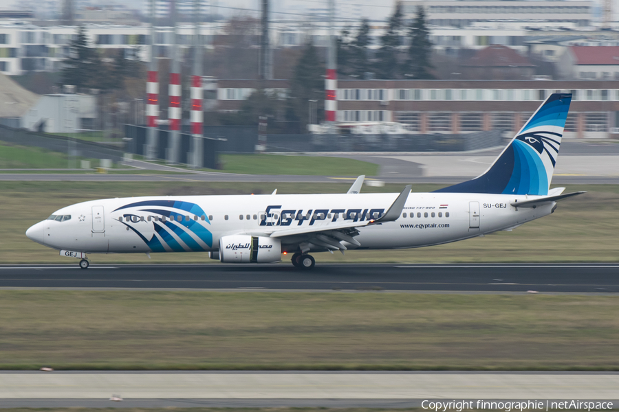 EgyptAir Boeing 737-866 (SU-GEJ) | Photo 426040