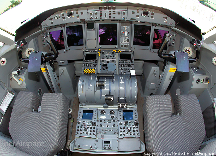 Smart Aviation Bombardier DHC-8-402Q (SU-SMI) | Photo 396476