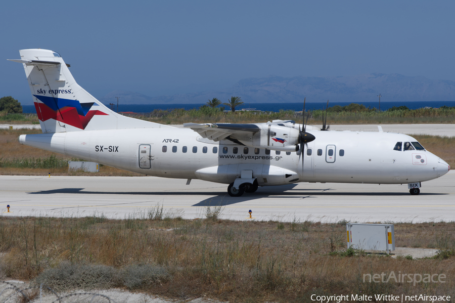 Sky Express ATR 42-500 (SX-SIX) | Photo 398297