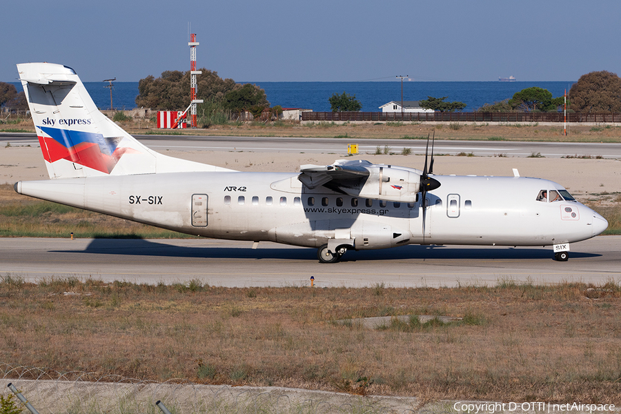 Sky Express ATR 42-500 (SX-SIX) | Photo 599368