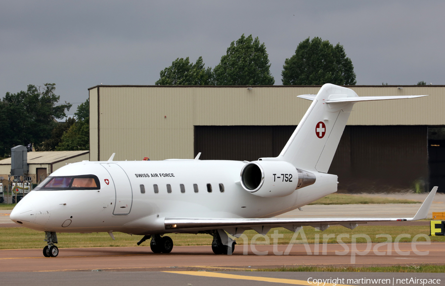 Swiss Air Force Bombardier CL-600-2B16 Challenger 604 (T-752) | Photo 341467